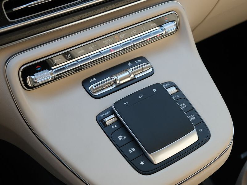 2025 Mercedes-Benz CLA V300 CDI W447 photo 12