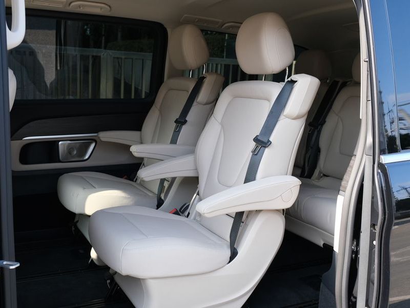 2025 Mercedes-Benz CLA V300 CDI W447 photo 15