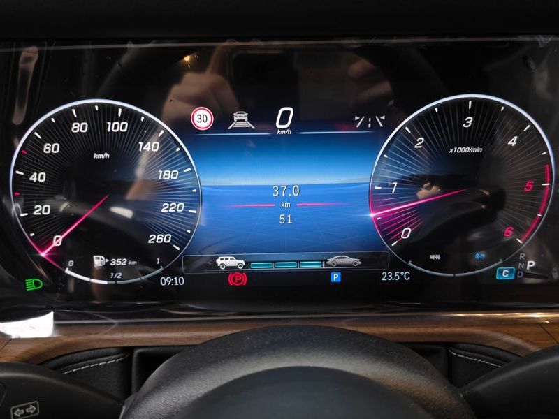 2026 Mercedes-Benz CLA G450d photo 8