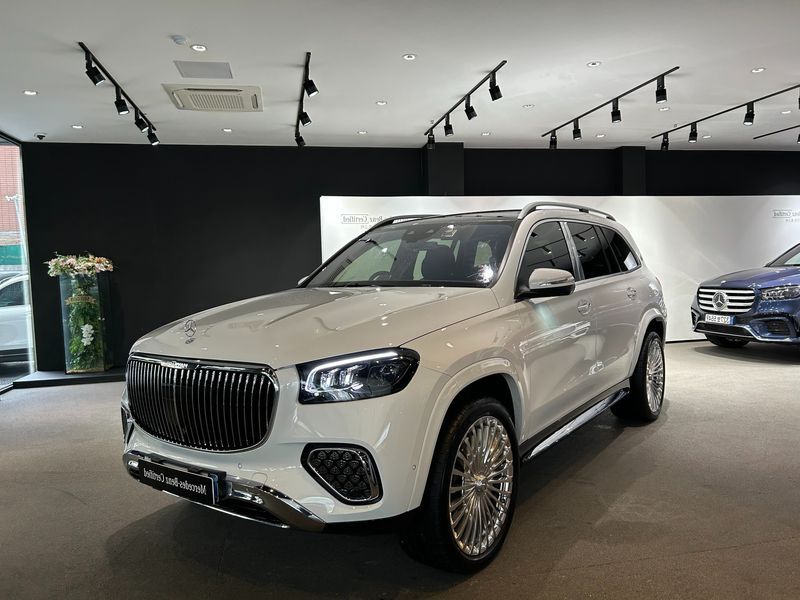 2025 Mercedes-Benz S-Class Maybach GLS600 4MATIC photo 1