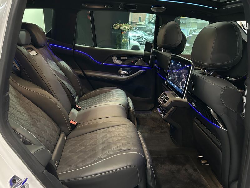 2025 Mercedes-Benz S-Class Maybach GLS600 4MATIC photo 11