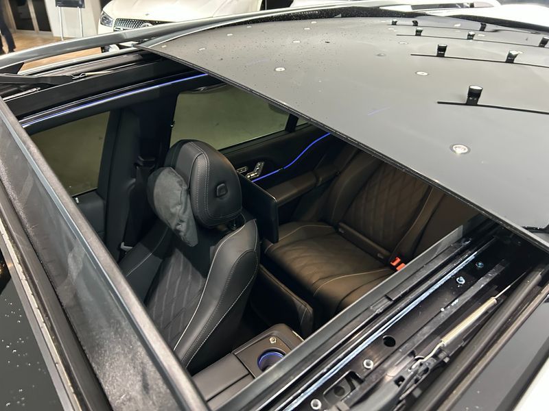 2025 Mercedes-Benz S-Class Maybach GLS600 4MATIC photo 16