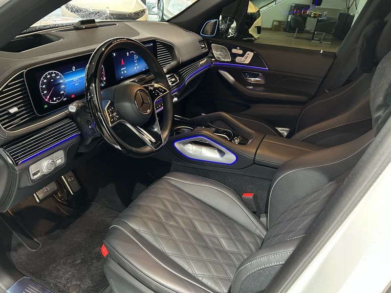 2025 Mercedes-Benz S-Class Maybach GLS600 4MATIC photo 17