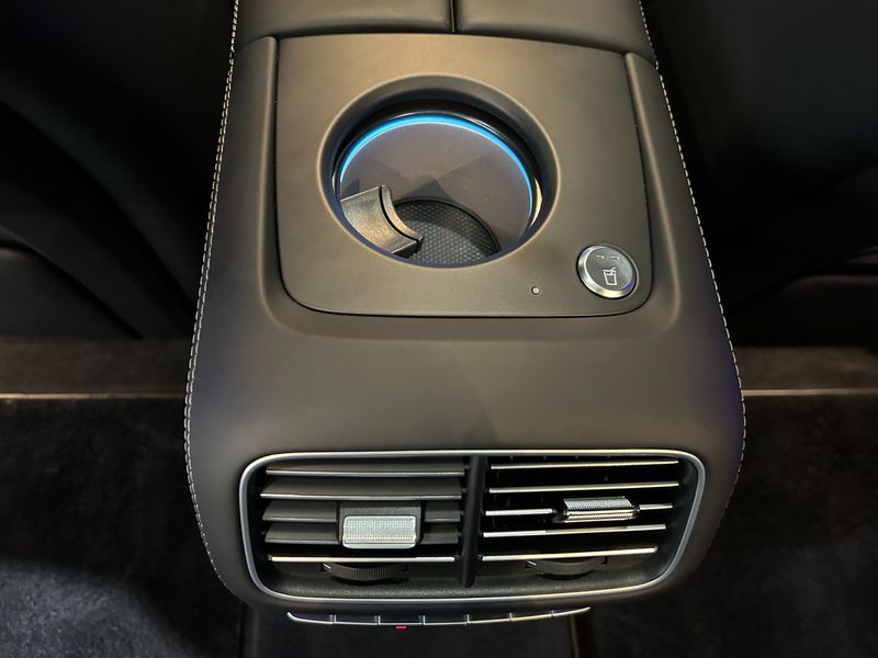 2025 Mercedes-Benz S-Class Maybach GLS600 4MATIC photo 19