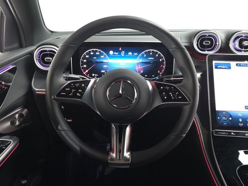 2026 Mercedes-Benz C-Class GLC300 4MATIC Avnatgarde Coupe photo 12