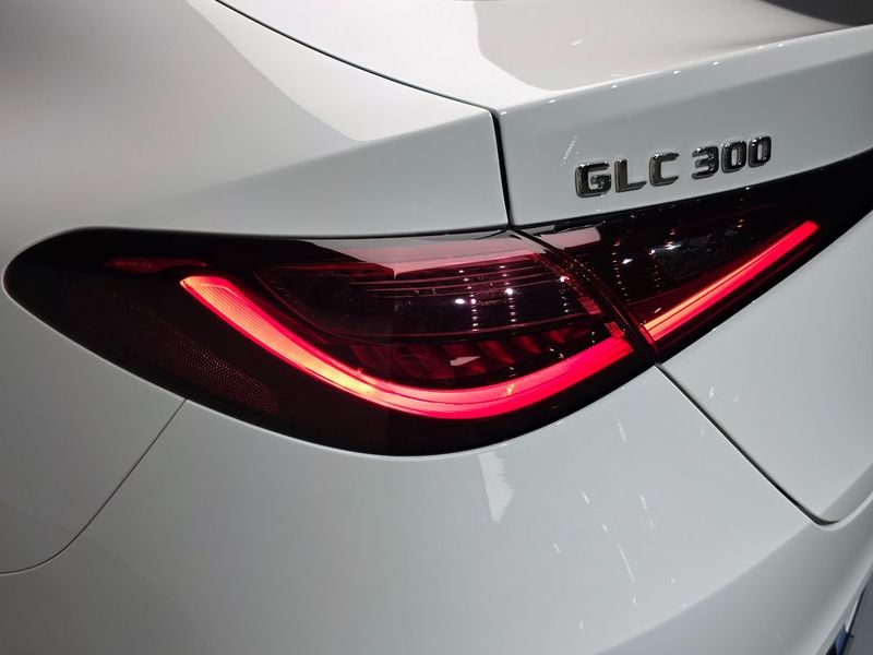 2026 Mercedes-Benz C-Class GLC300 4MATIC Avnatgarde Coupe photo 23