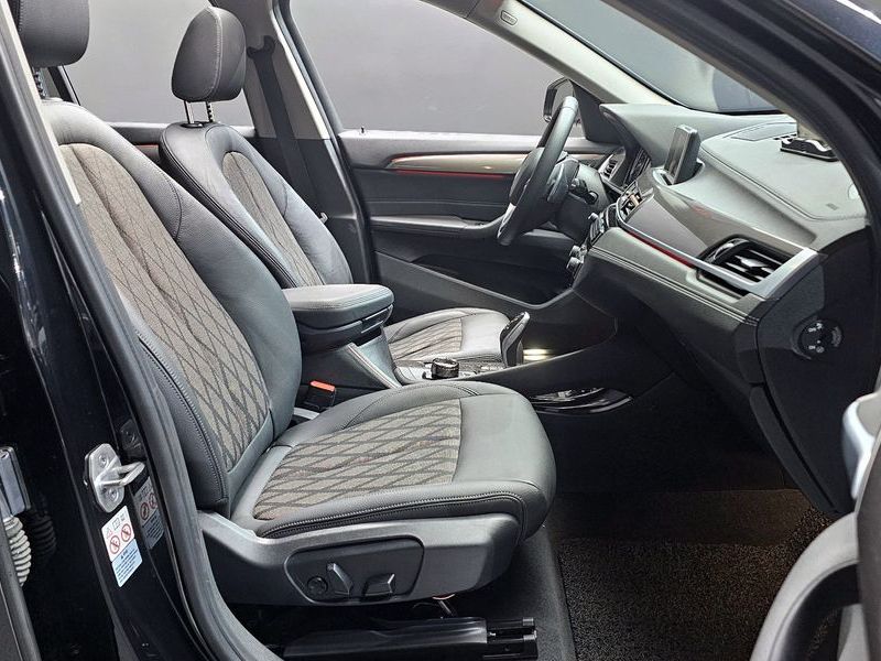 2021 BMW X1 xDrive 18d xLine photo 11