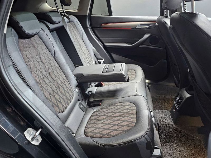 2021 BMW X1 xDrive 18d xLine photo 12
