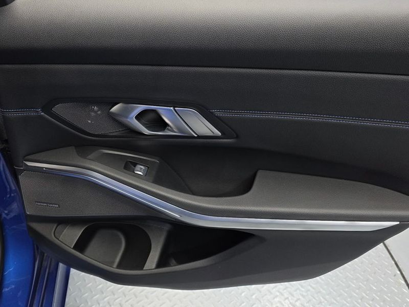 2021 BMW 3 Series 320i M Sport photo 25
