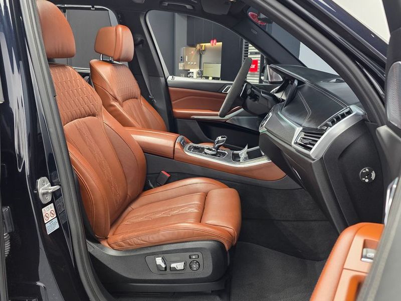 2021 BMW X5 M50i photo 11