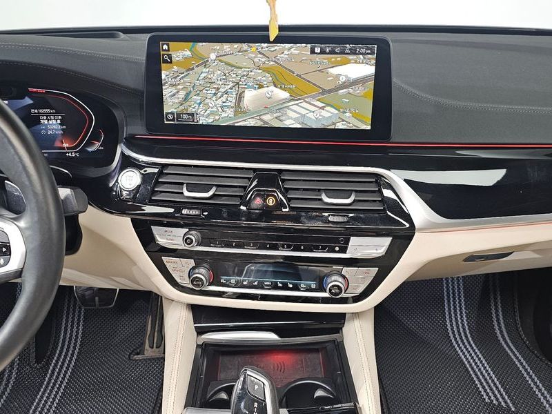 2021 BMW 6 Series 630i xDrive World Premiere Edition photo 14