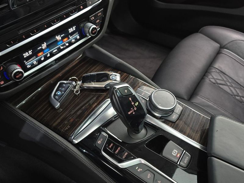 2019 BMW 6 Series 620d Luxury photo 9