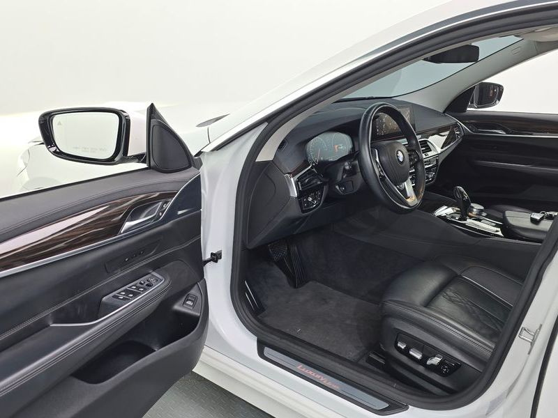 2019 BMW 6 Series 620d Luxury photo 10