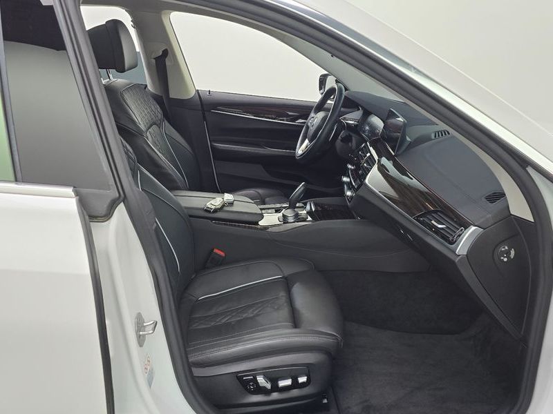 2019 BMW 6 Series 620d Luxury photo 11