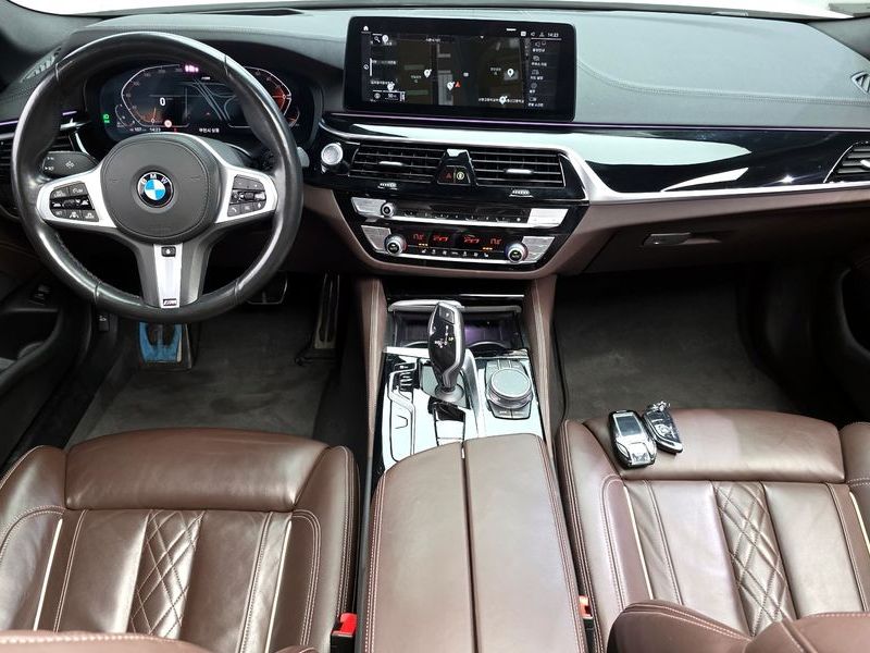 2021 BMW 5 Series 523d M Sport photo 7