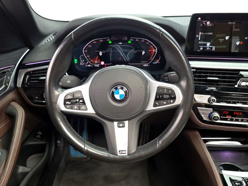 2021 BMW 5 Series 523d M Sport photo 13
