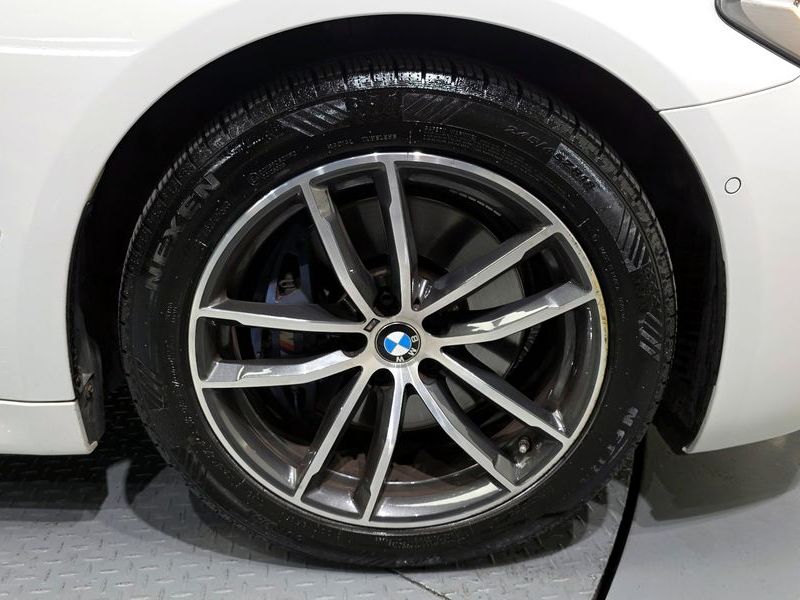 2021 BMW 5 Series 523d M Sport photo 21
