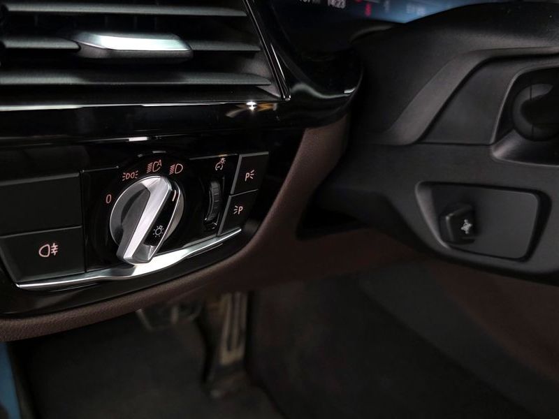 2021 BMW 5 Series 523d M Sport photo 29