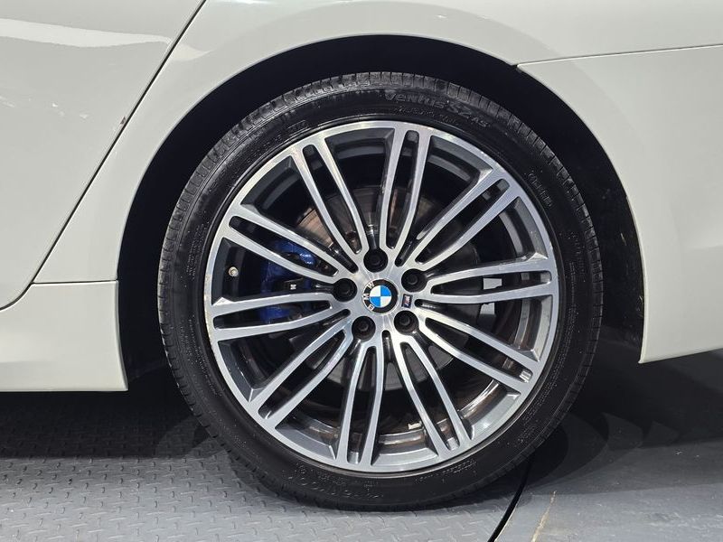 2020 BMW 5 Series 530i M Sport Package Plus photo 21