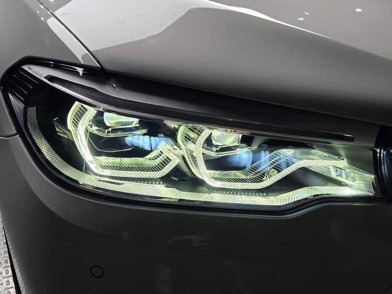 2020 BMW 5 Series 530i M Sport Package Plus photo 22