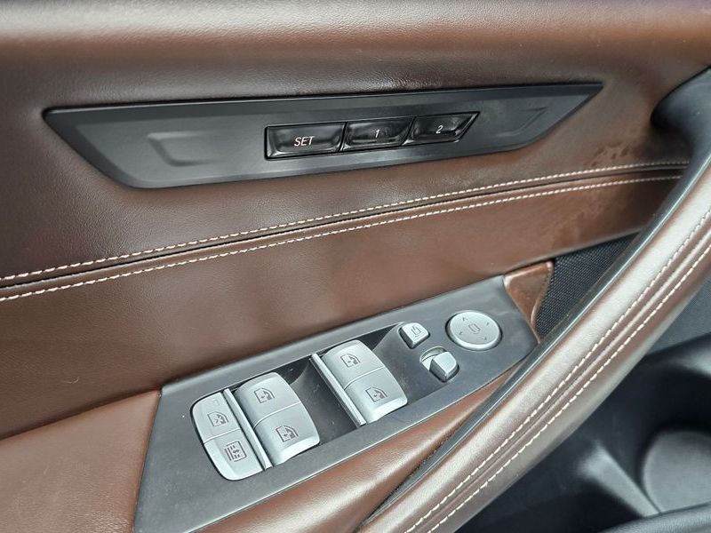 2020 BMW 5 Series 530i M Sport Package Plus photo 27