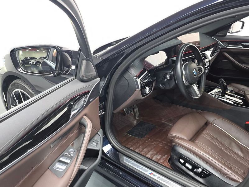 2023 BMW 5 Series 530i M Sport Package photo 11
