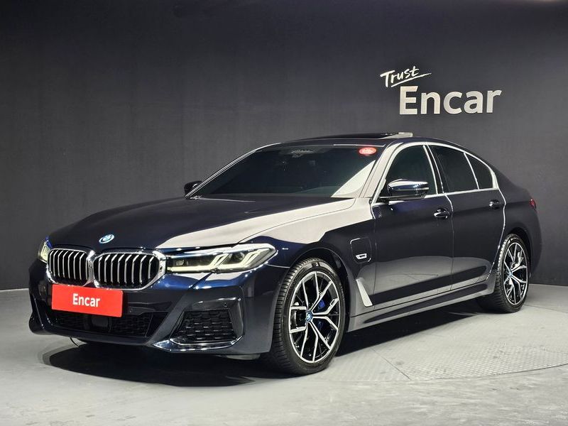 2023 BMW 5 Series 530e M Sport photo 1
