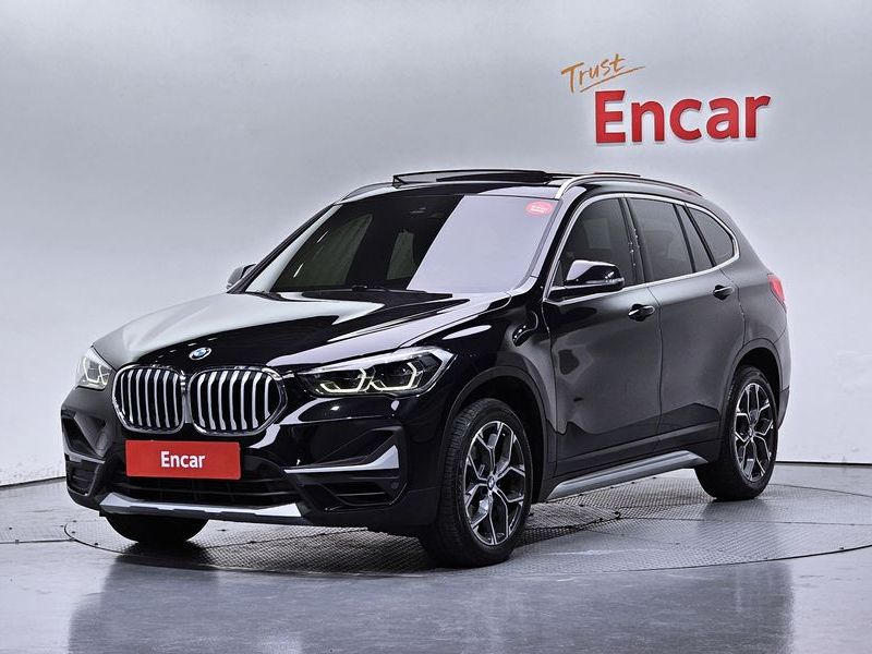 2021 BMW X1 xDrive 20i xLine photo 1