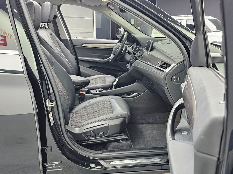2021 BMW X1 xDrive 20i xLine photo 11