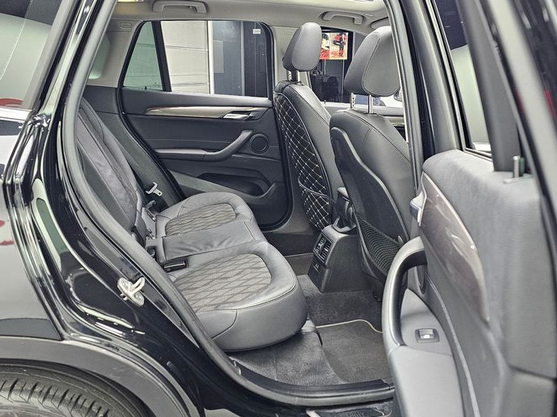 2021 BMW X1 xDrive 20i xLine photo 12