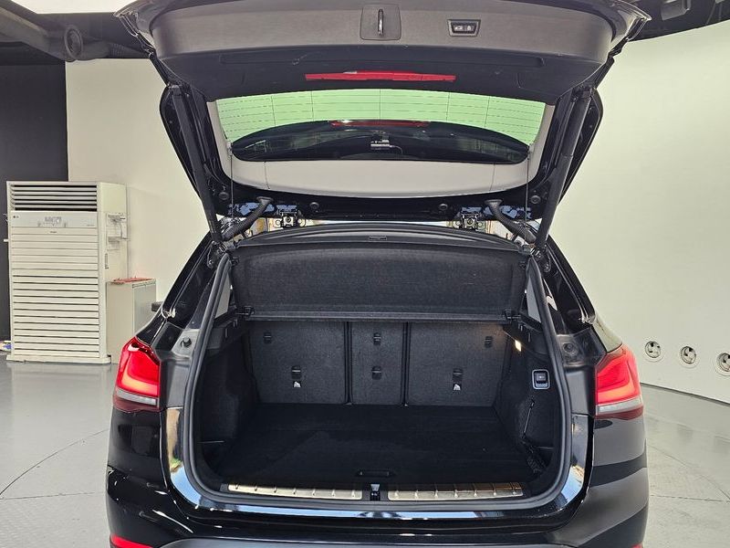 2021 BMW X1 xDrive 20i xLine photo 20