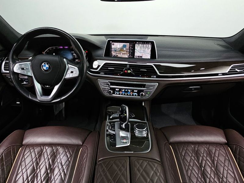 2020 BMW 7 Series 730d xDrive Design Pure Excellence photo 7