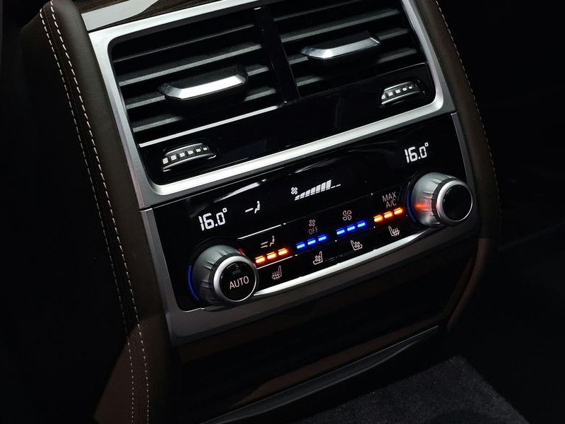 2020 BMW 7 Series 730d xDrive Design Pure Excellence photo 21
