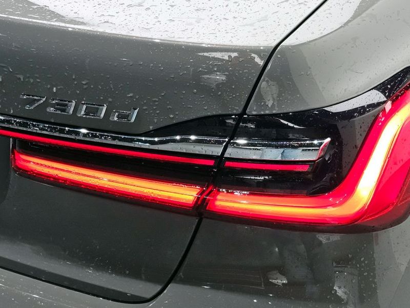2020 BMW 7 Series 730d xDrive Design Pure Excellence photo 24