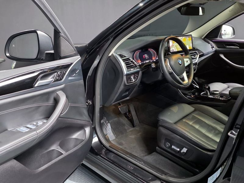 2023 BMW X4 xDrive20i xLine photo 10