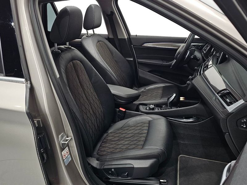 2021 BMW X1 xDrive 18d xLine photo 10