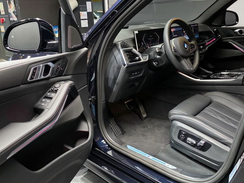 2026 BMW X5 xDrive 40i M Sport photo 10