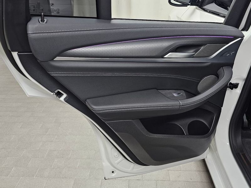 2025 BMW X4 xDrive20i M Sport Pro Special Edition photo 25
