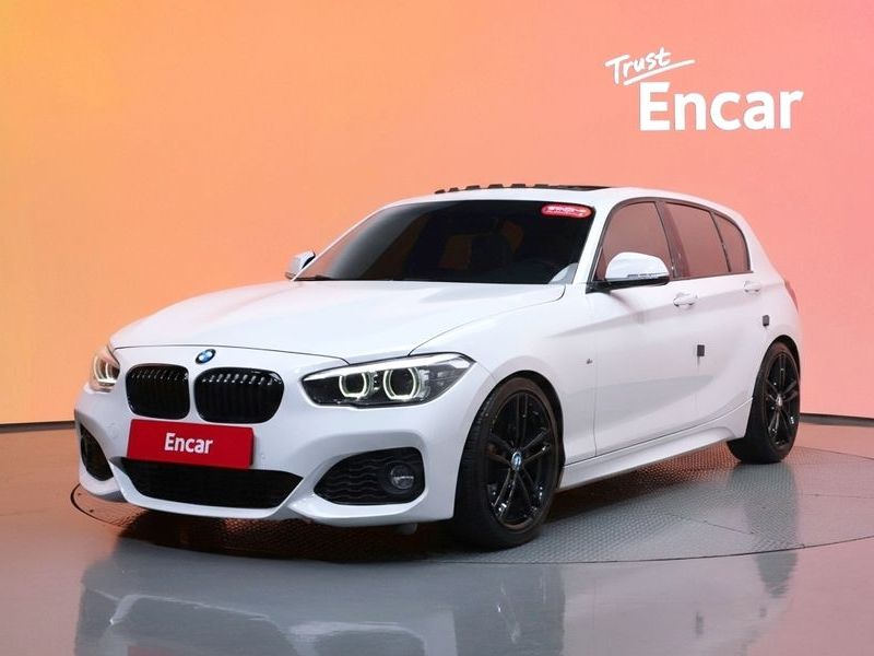 2018 BMW 1 Series 118d M Sport Shadow 5 Door photo 1