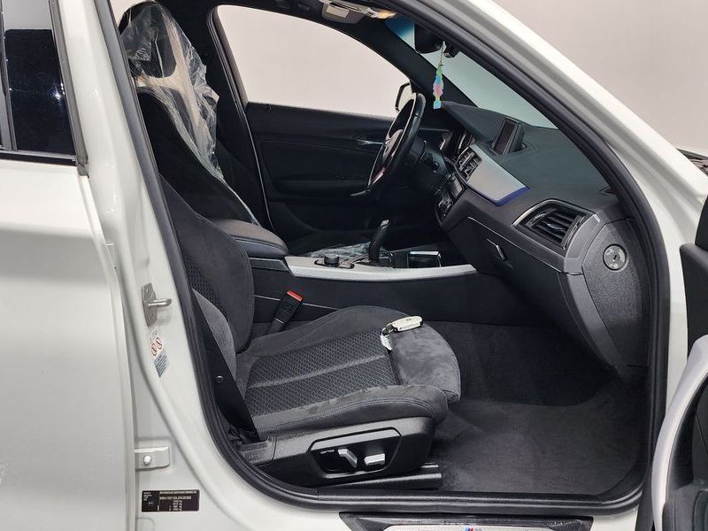 2018 BMW 1 Series 118d M Sport Shadow 5 Door photo 11