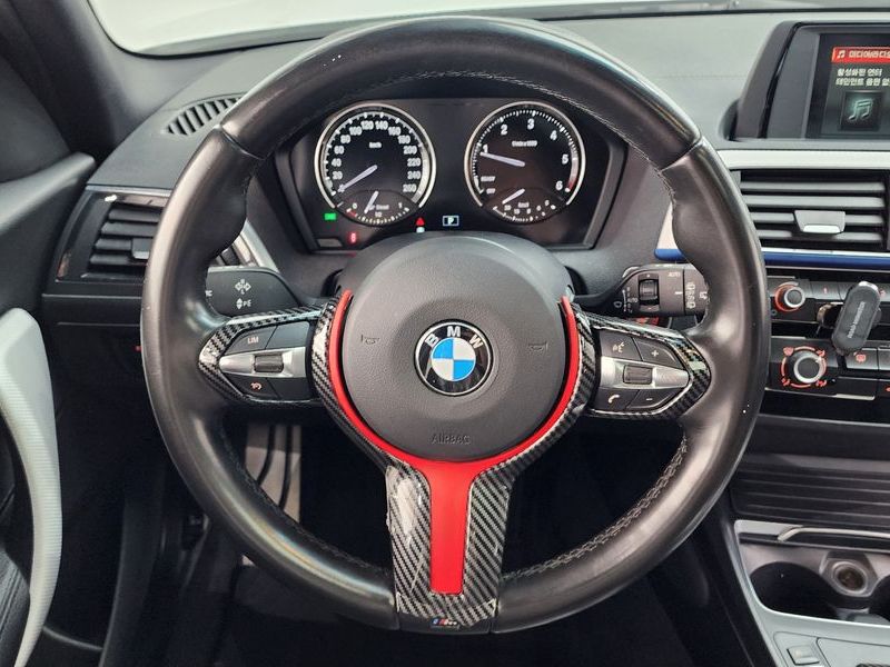2018 BMW 1 Series 118d M Sport Shadow 5 Door photo 13