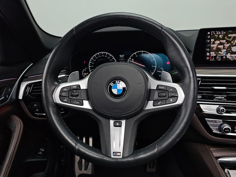 2019 BMW 5 Series 530i M Sport Package Plus photo 13