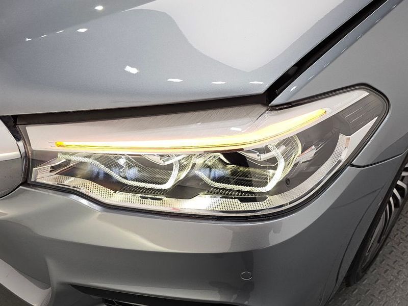 2019 BMW 5 Series 530i M Sport Package Plus photo 22