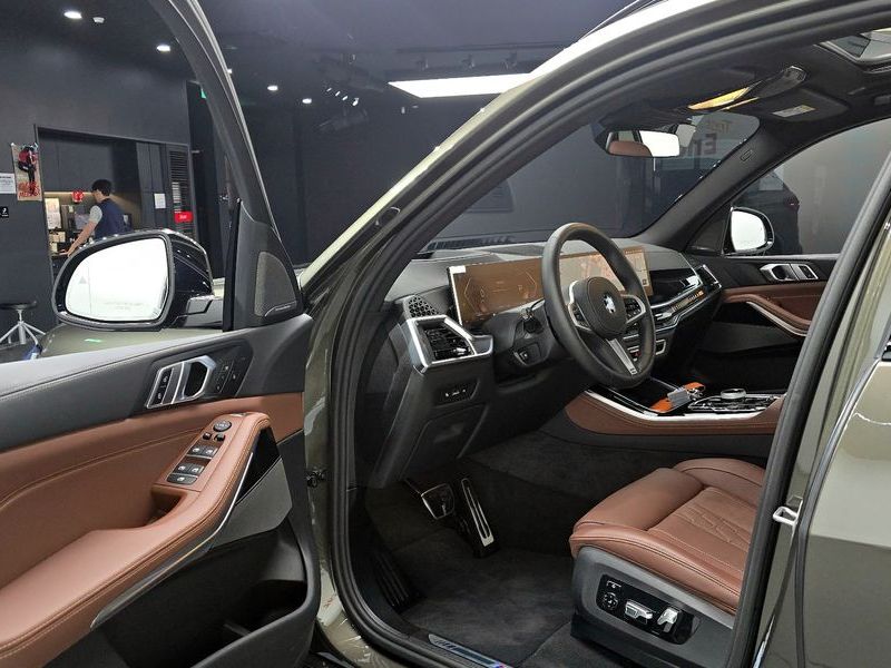 2025 BMW X5 xDrive 40i M Sport photo 10