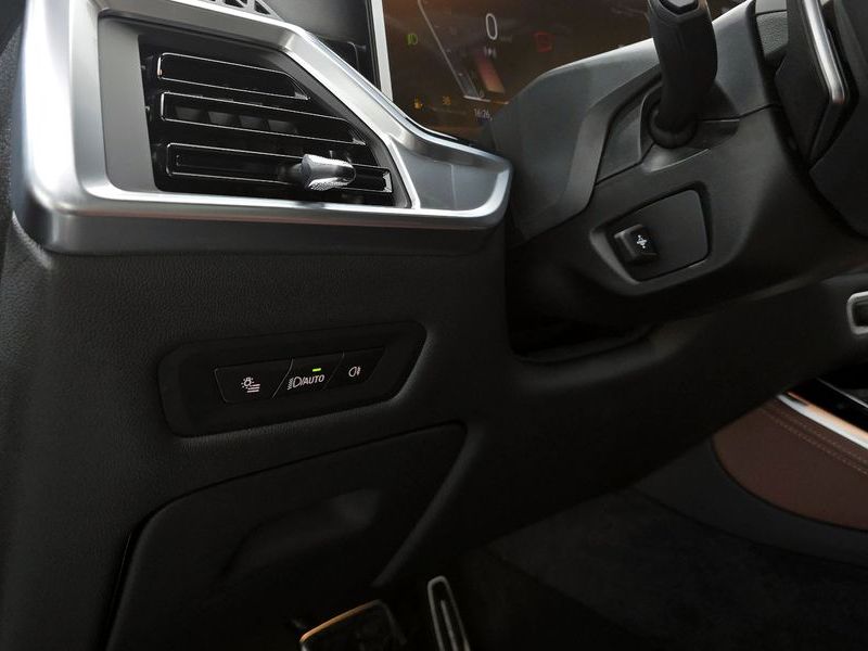 2025 BMW X5 xDrive 40i M Sport photo 18