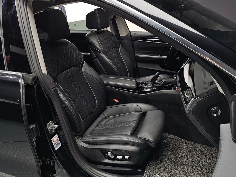 2020 BMW 6 Series 630d xDrive Luxury photo 11