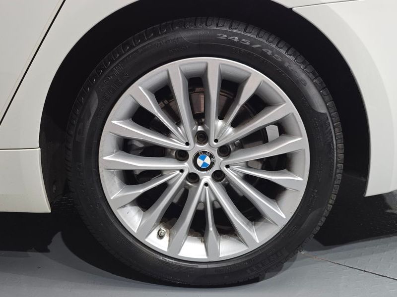 2019 BMW 5 Series 530i Luxury Plus photo 21