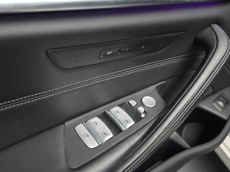 2019 BMW 5 Series 530i Luxury Plus photo 29