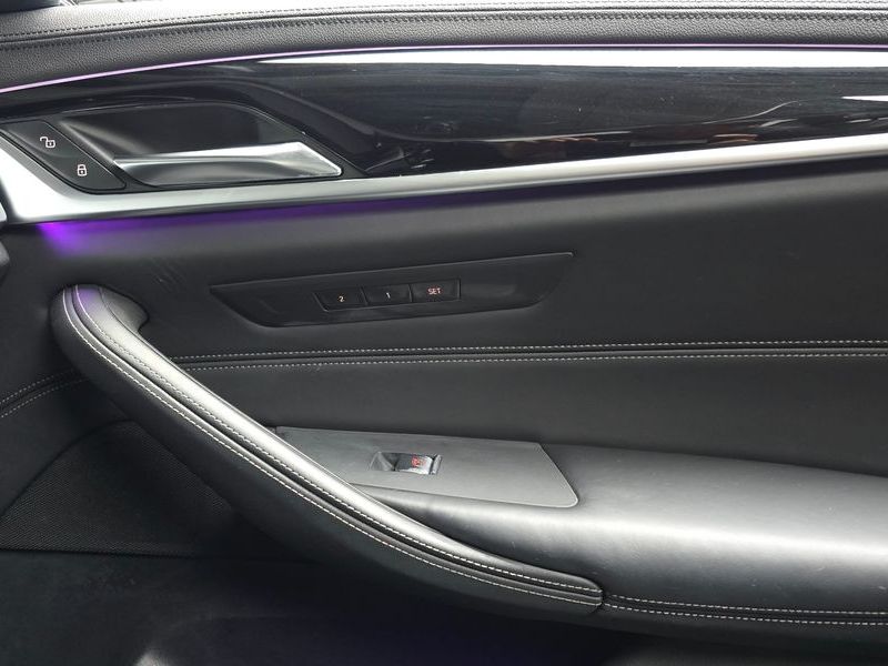 2019 BMW 5 Series 530i Luxury Plus photo 30
