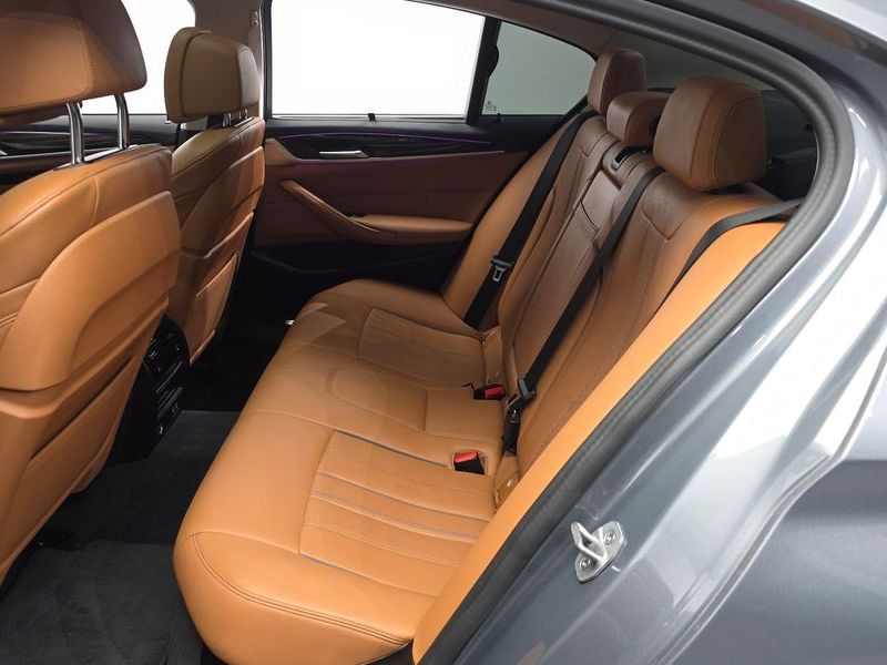 2023 BMW 5 Series 520i Luxury photo 26